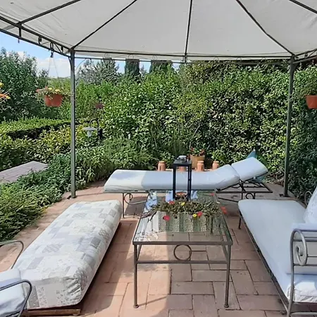Bilocale In Strada Vestricciano Genna Con Giardino Privato Apartamento *